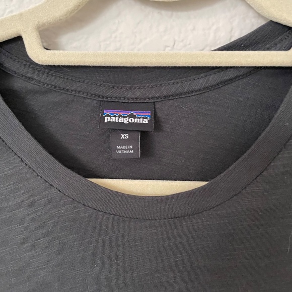Lightly Worn Patagonia Mainstay Tee - Picture 2 of 4